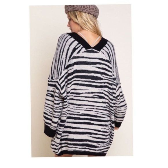 𝅺cardigan Black & White Zebra Pattern - Picture 5 of 11
